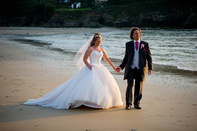 beach wedding photograph in Cornwall by Shah Photography